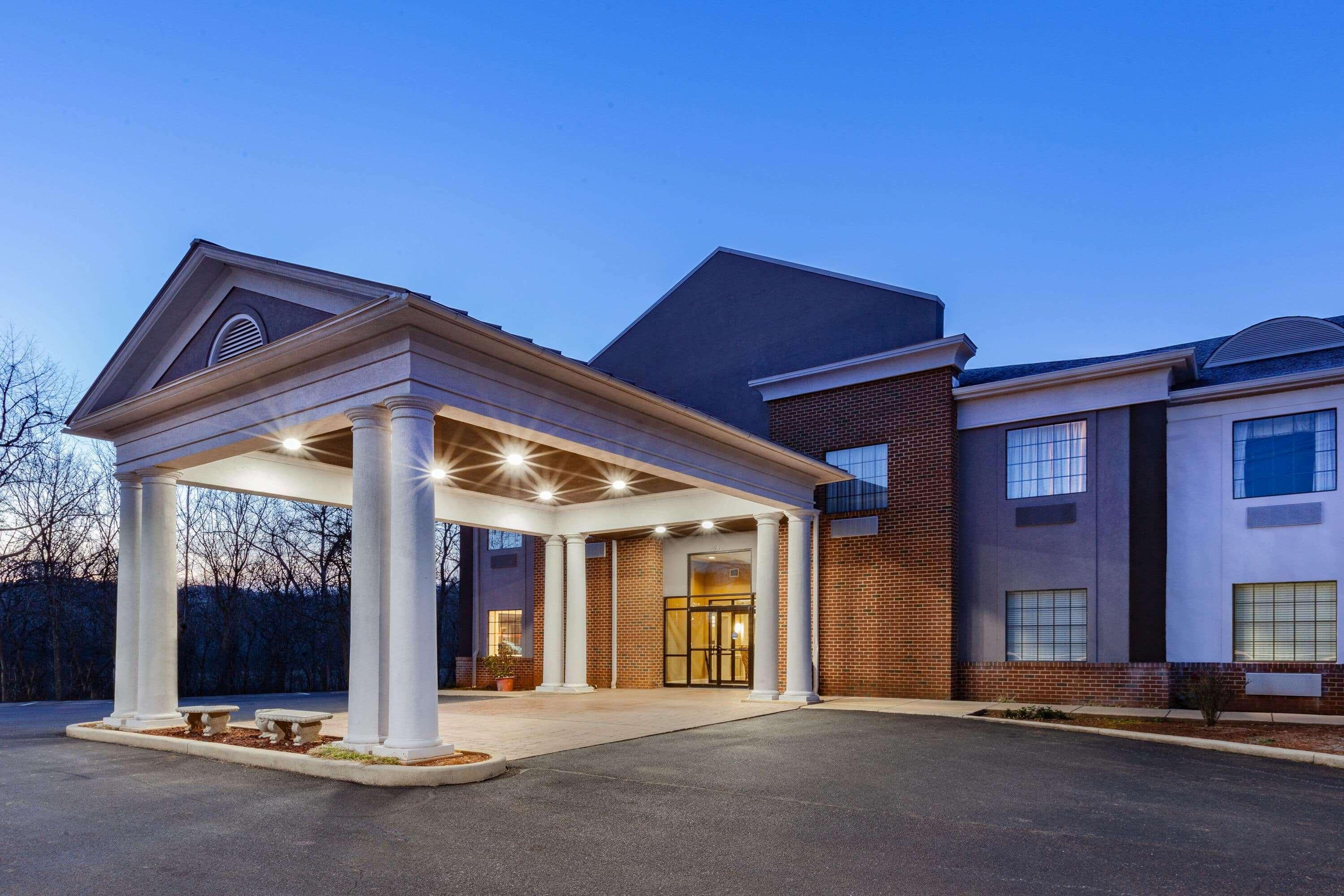 Days Inn By Wyndham Alta Vista Altavista Buitenkant foto