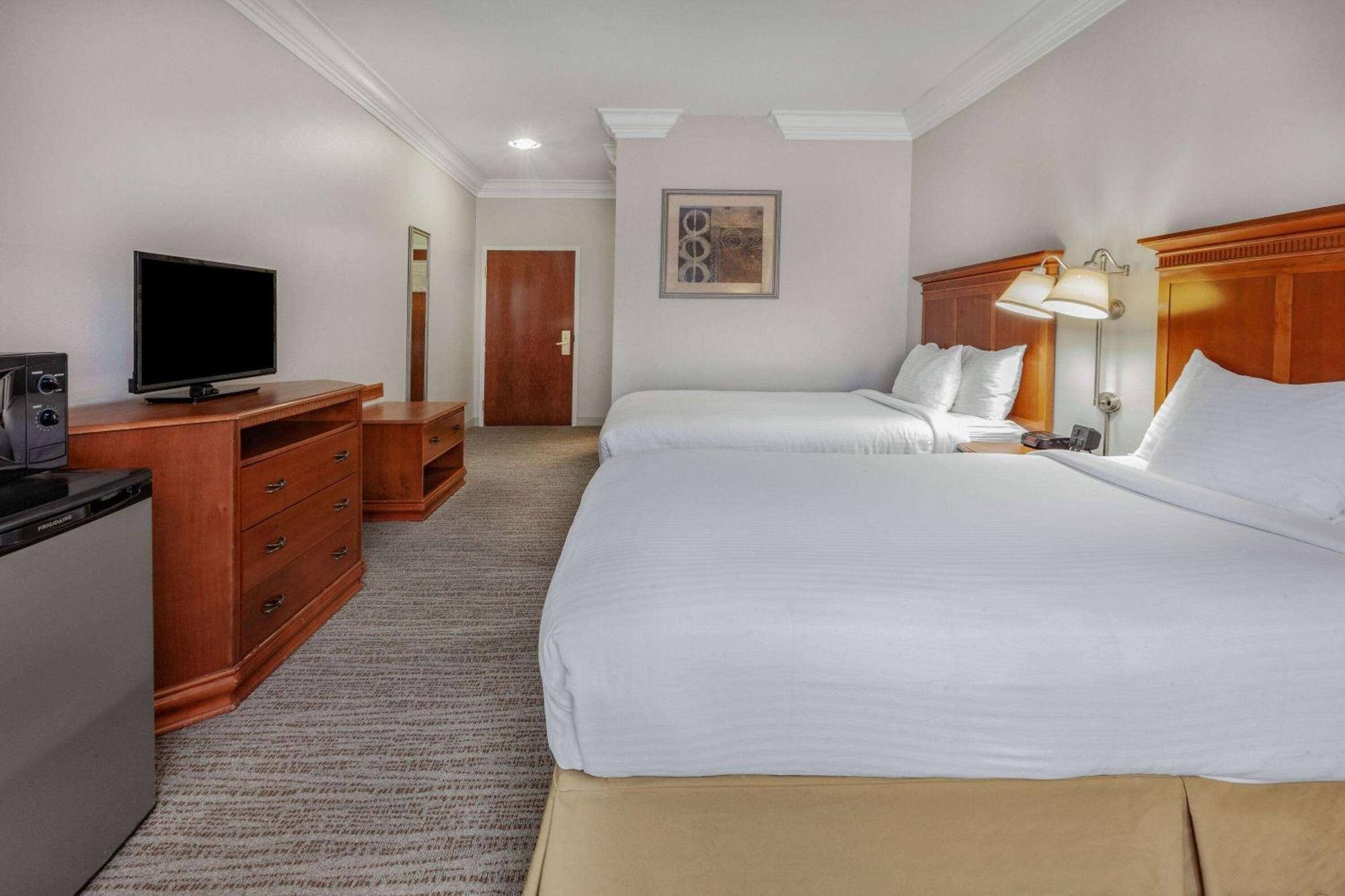 Days Inn By Wyndham Alta Vista Altavista Buitenkant foto